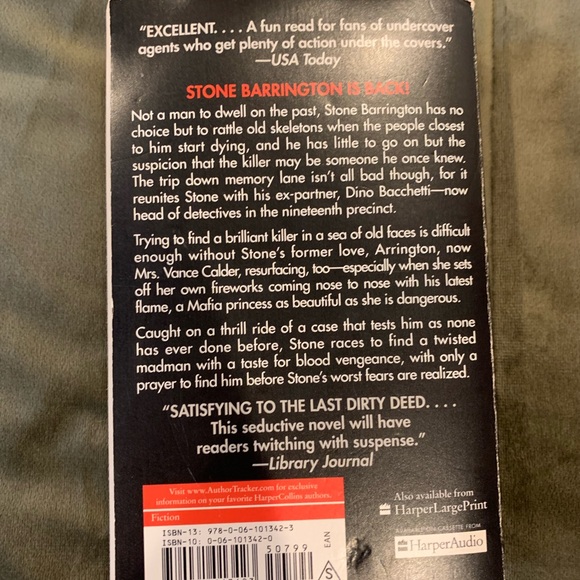 3 Stuart Woods Paperback Books - Picture 3 of 9